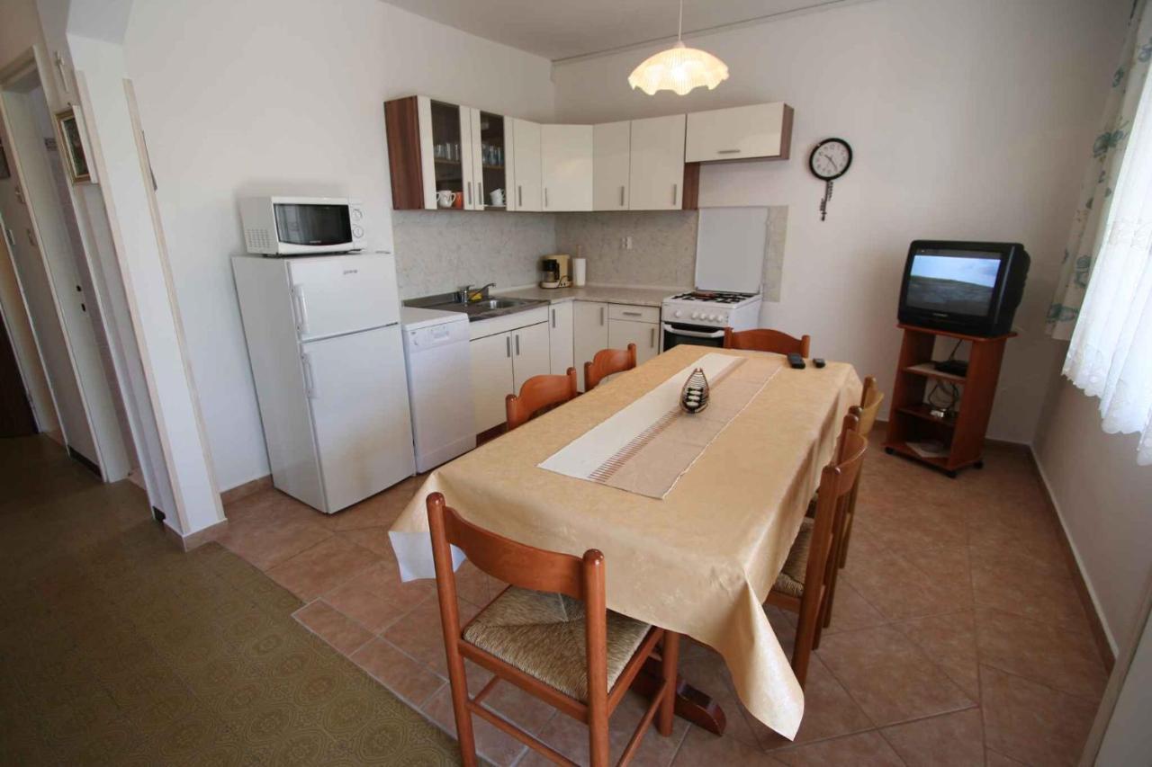 Apartment In Silo/Insel Krk 14533 Exteriör bild